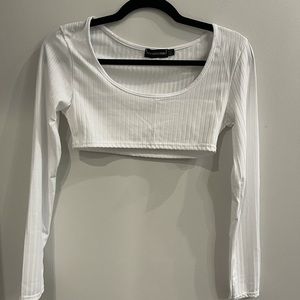 Pretty Little Thing - White rib long sleeve crop top